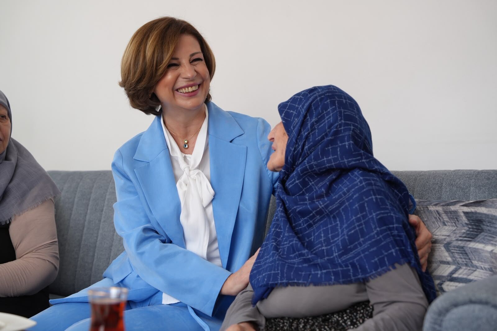 Başkan Ünlüce Mahalle Buluşmasında Fadime Teyzeyi Ziyaret Etti (4)