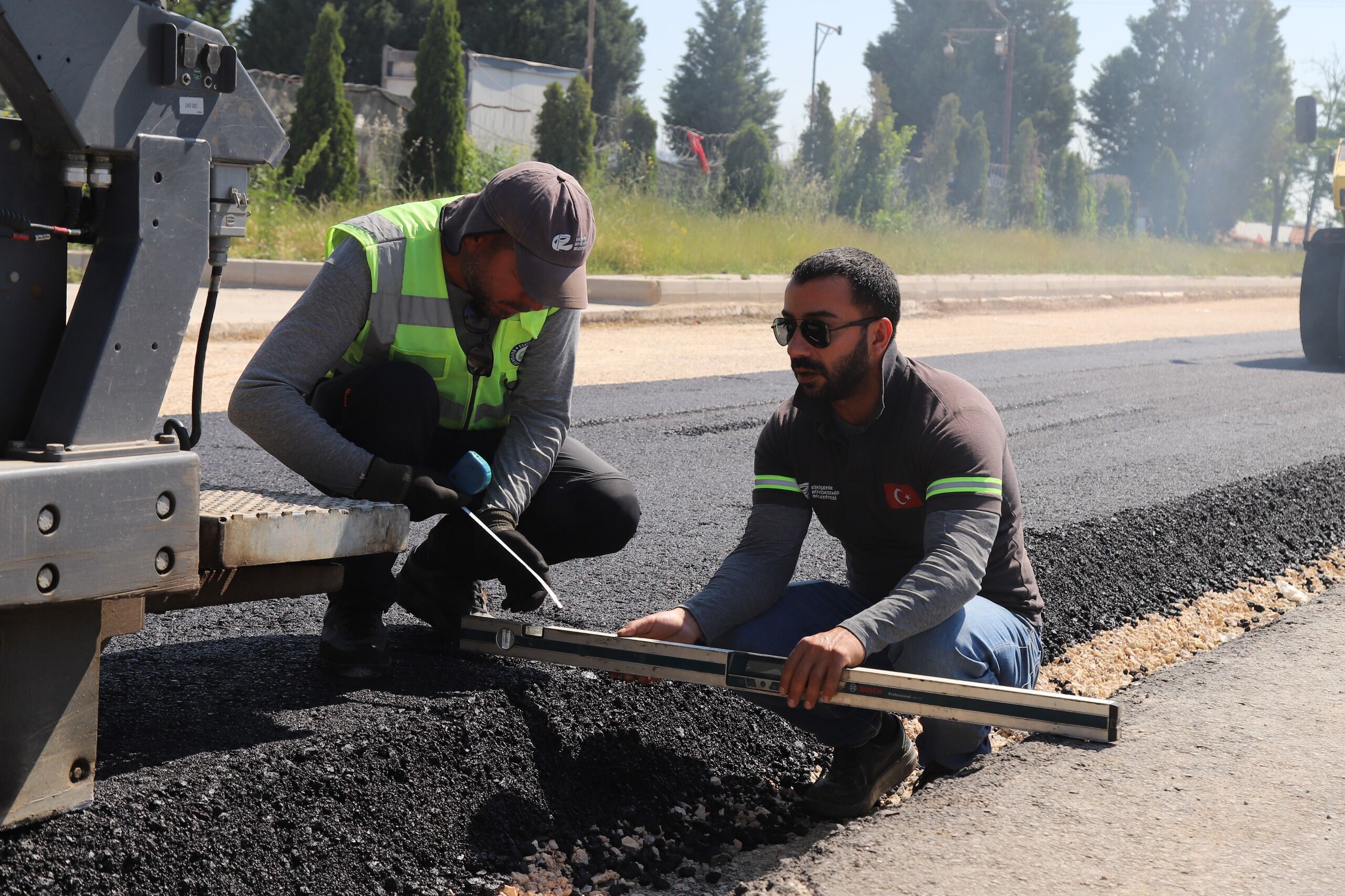 Başkan Ünlüce Yol Çalışmalarını Sahada Takip Etti (3)