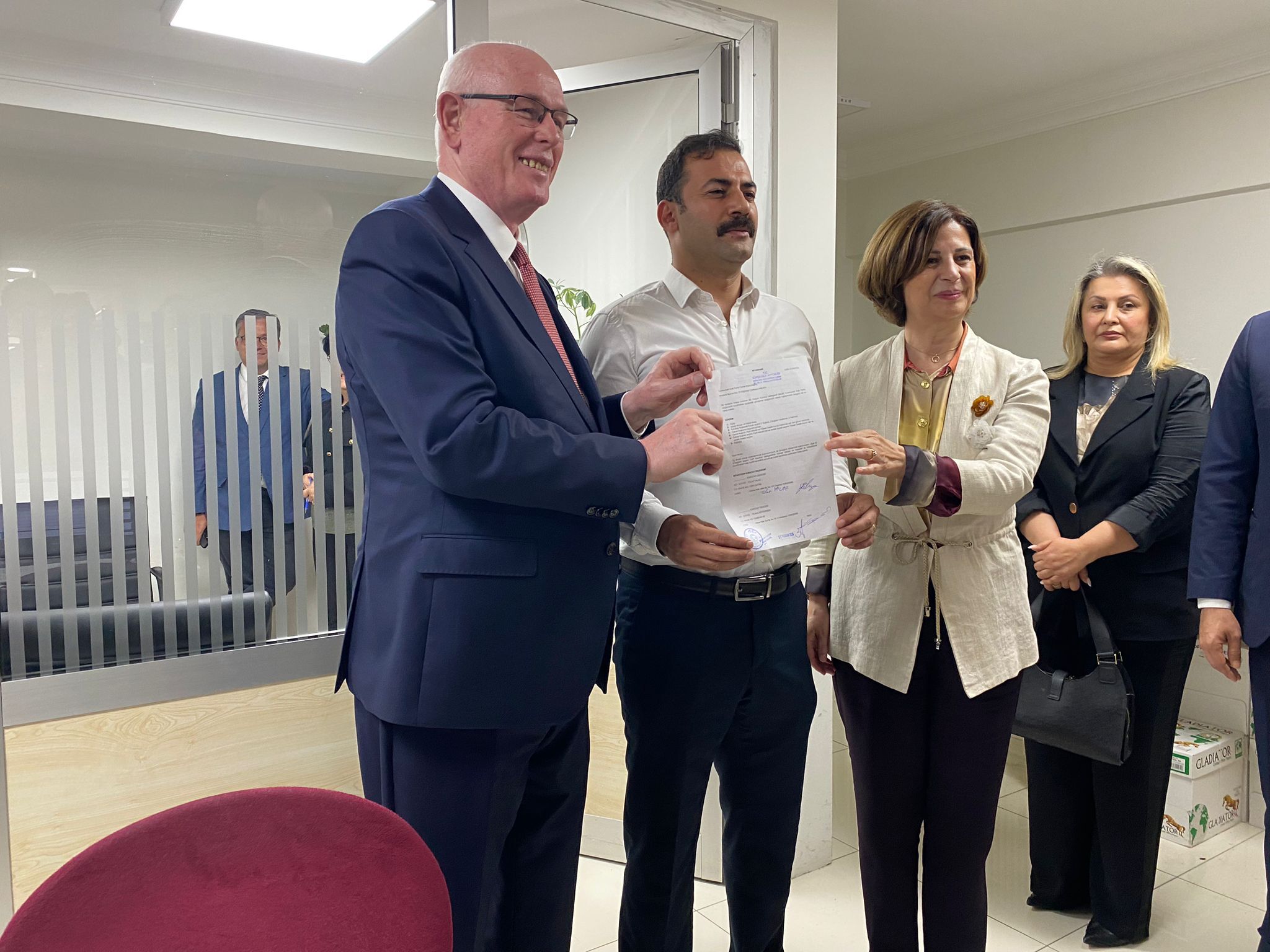 Chp Delegeleri Noter Huzurunda İmza Verdi (11)