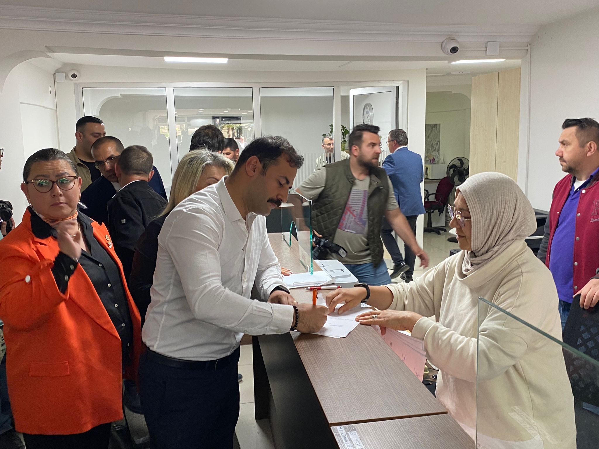 Chp Delegeleri Noter Huzurunda İmza Verdi (2)