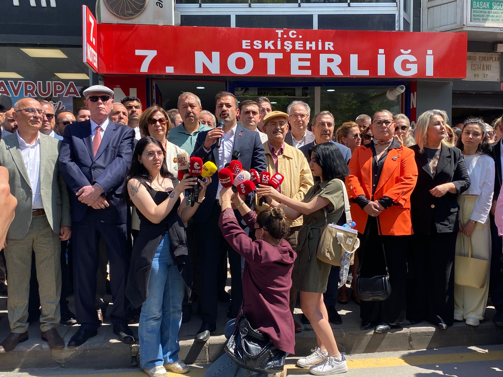 Chp Delegeleri Noter Huzurunda İmza Verdi (9)