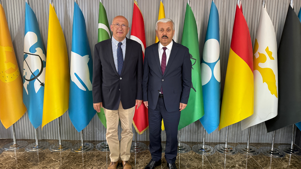 Chp'li Çakırözer “Esnafımızın Sorunlarının Takipçisiyiz” (1)