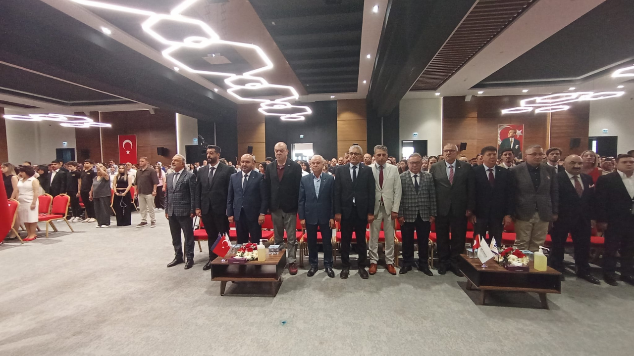 Eosb Teknik Kolej'de Mezuniyet Coşkusu Yaşandı (3)
