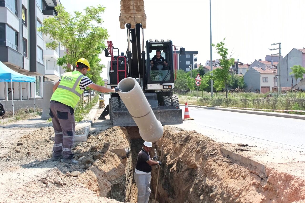 Eski̇ 71 Evler’de Kanalizasyon Altyapısını Yeniledi (1)