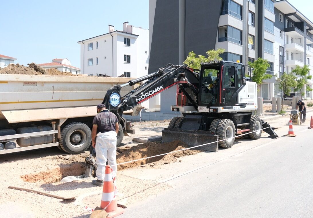 Eski̇ 71 Evler’de Kanalizasyon Altyapısını Yeniledi (4)