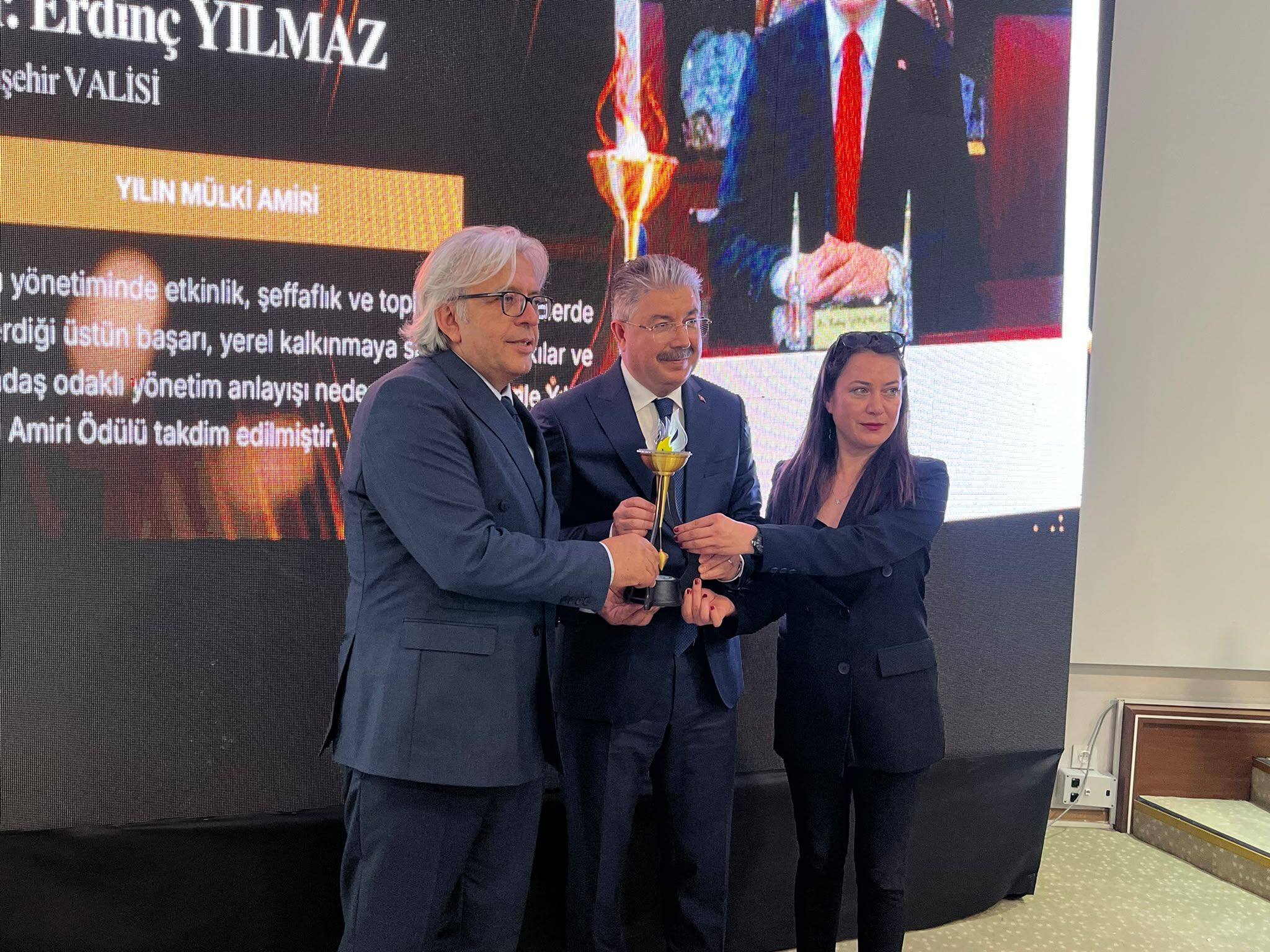 Eskişehir Valisi Yılmaz’a Yılın Mülki İdare Amiri Ödülü Verildi (1)