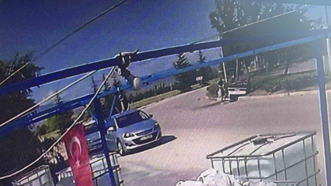 Eskişehir'de Bir Otomobil Takla Attı 2 Yaralı (2)