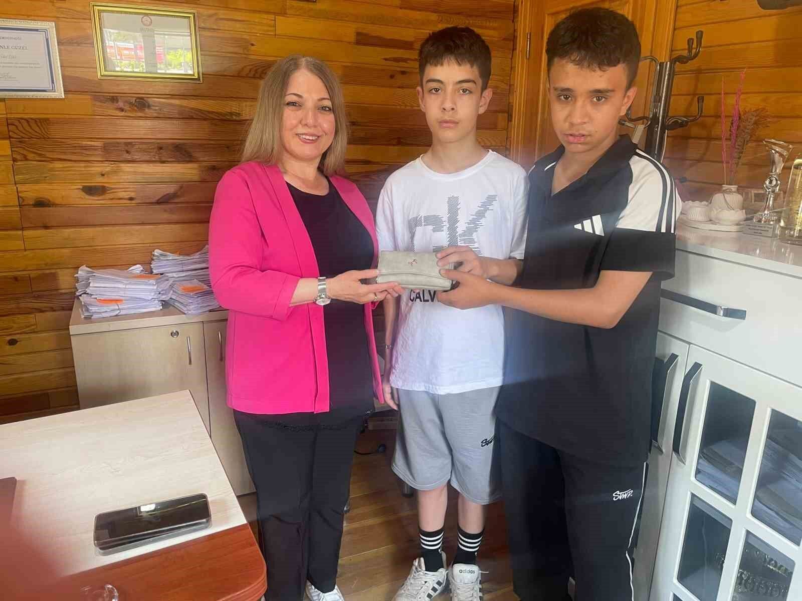 Eskişehir'de İki Çocuk Davranışlarıyla Takdir Topladı (2)