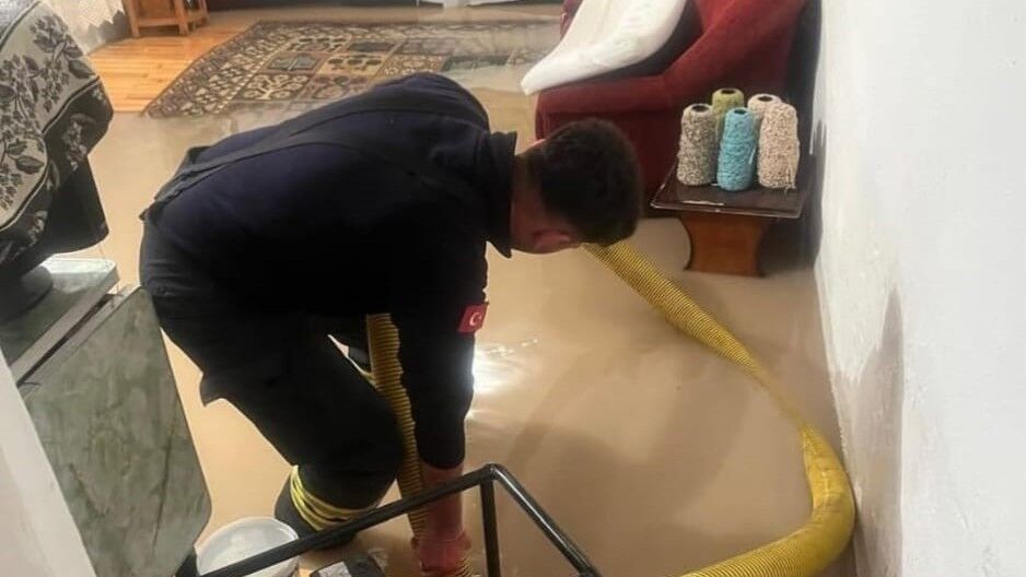 Eskişehir'de İtfaiye Gece Boyunca Sahadaydı (1)
