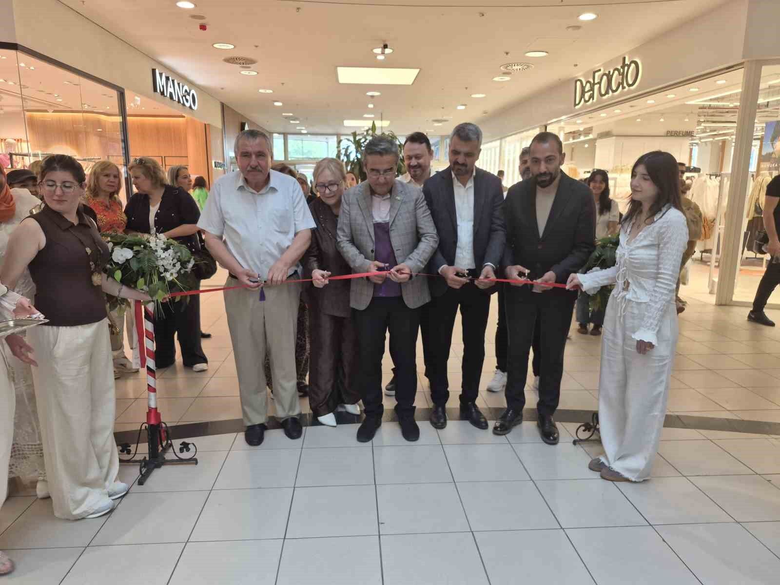 Eskişehir’de “Köklerden Geleceğe” Sergisine Yoğun İlgi (1)
