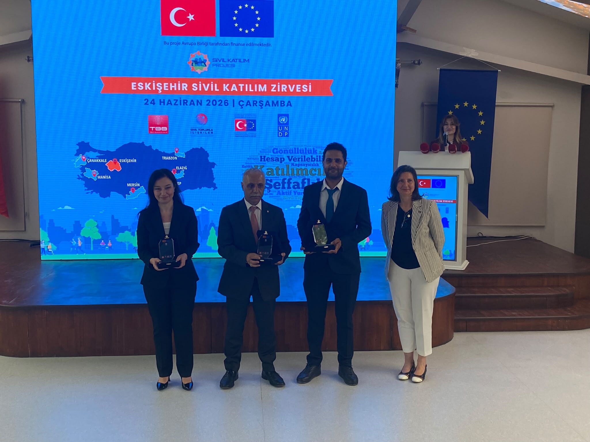 Eskişehir’de Sivil Katılım Zirvesi Düzenlendi (2)