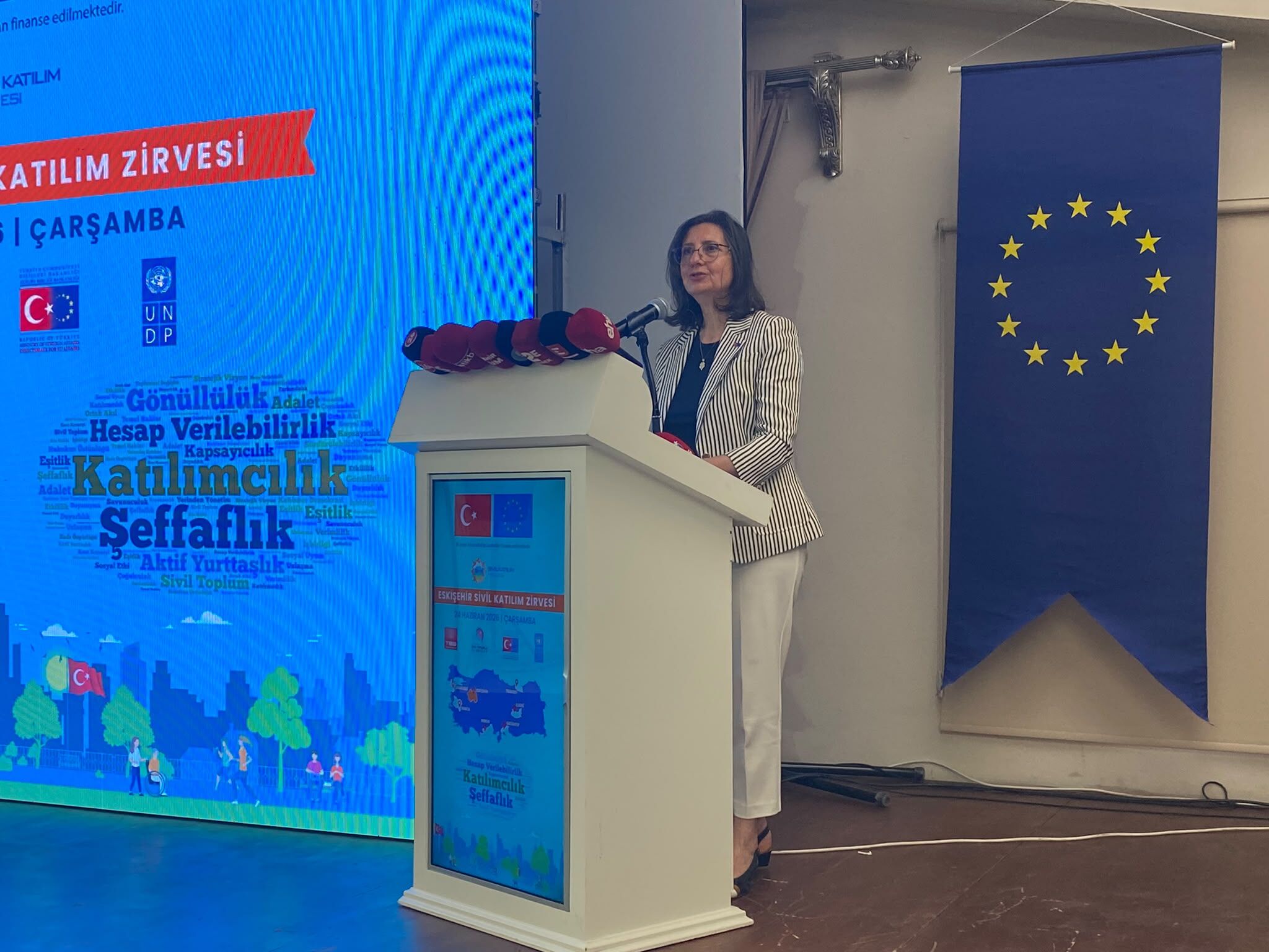 Eskişehir’de Sivil Katılım Zirvesi Düzenlendi (6)