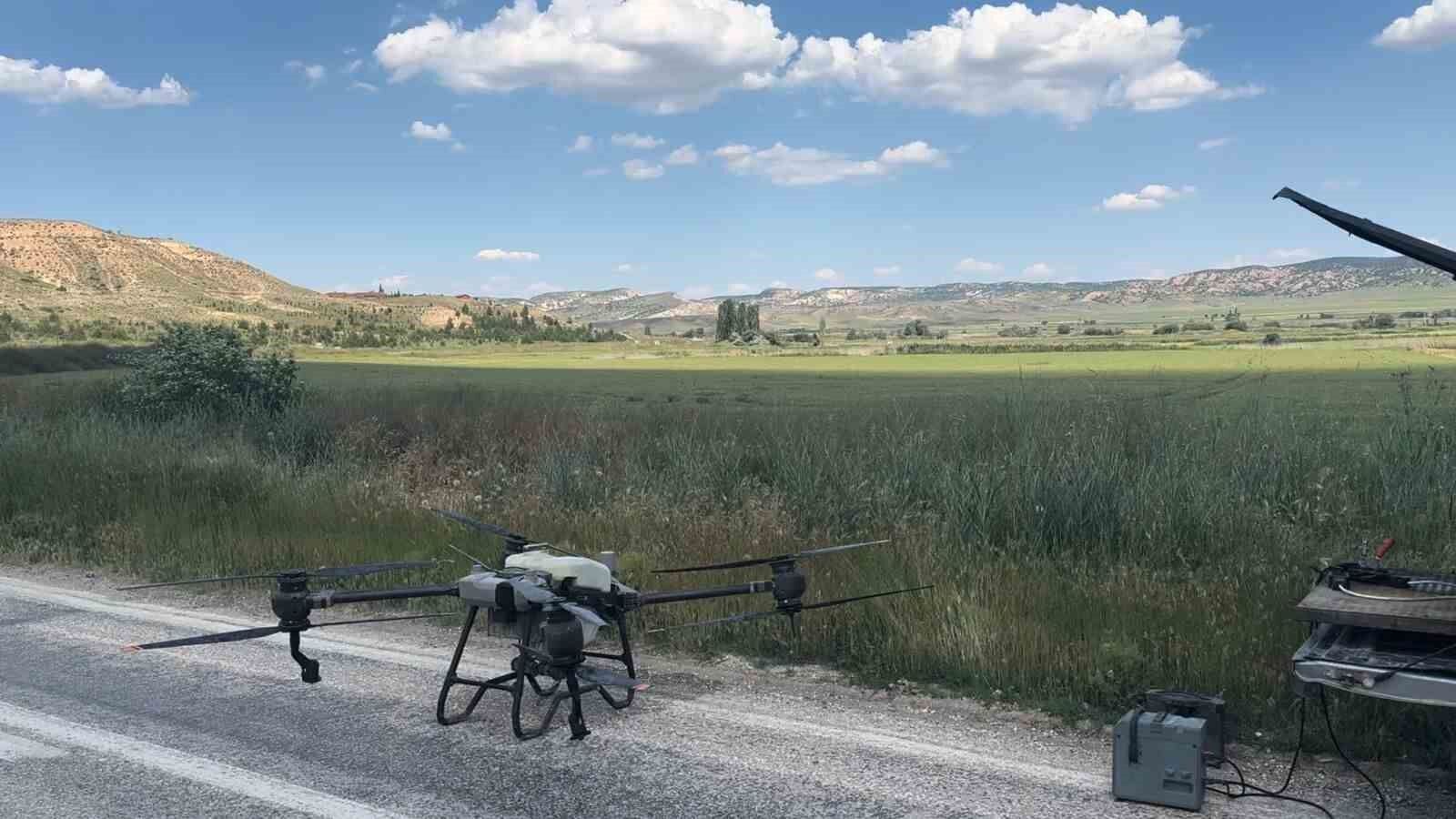 Eskişehir’de Tarlalar Dron Teknolojisiyle İlaçlandı (2)