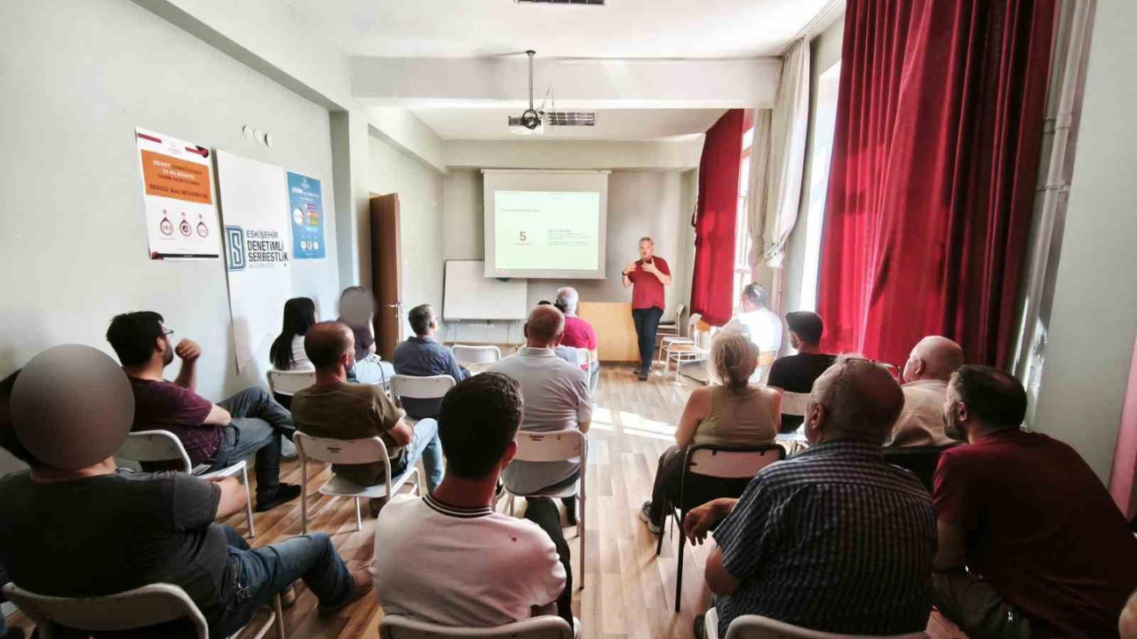 Eskişehir'de Yükümlülere Kan Bağışı Semineri Düzenlendi (1)