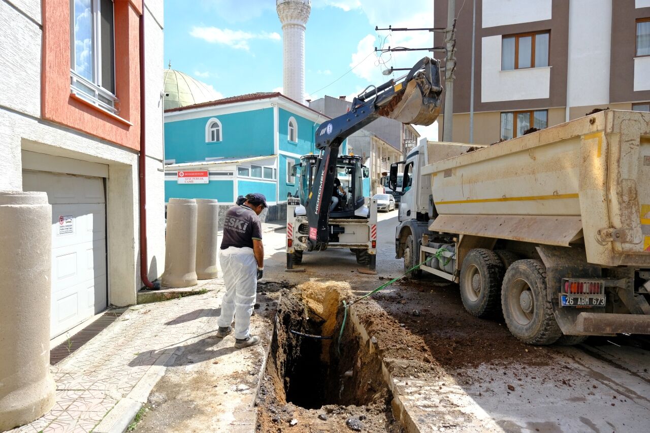Eskişehir'in O Mahallesinde Yağmur Suyu Hattı Yenilendi (1)
