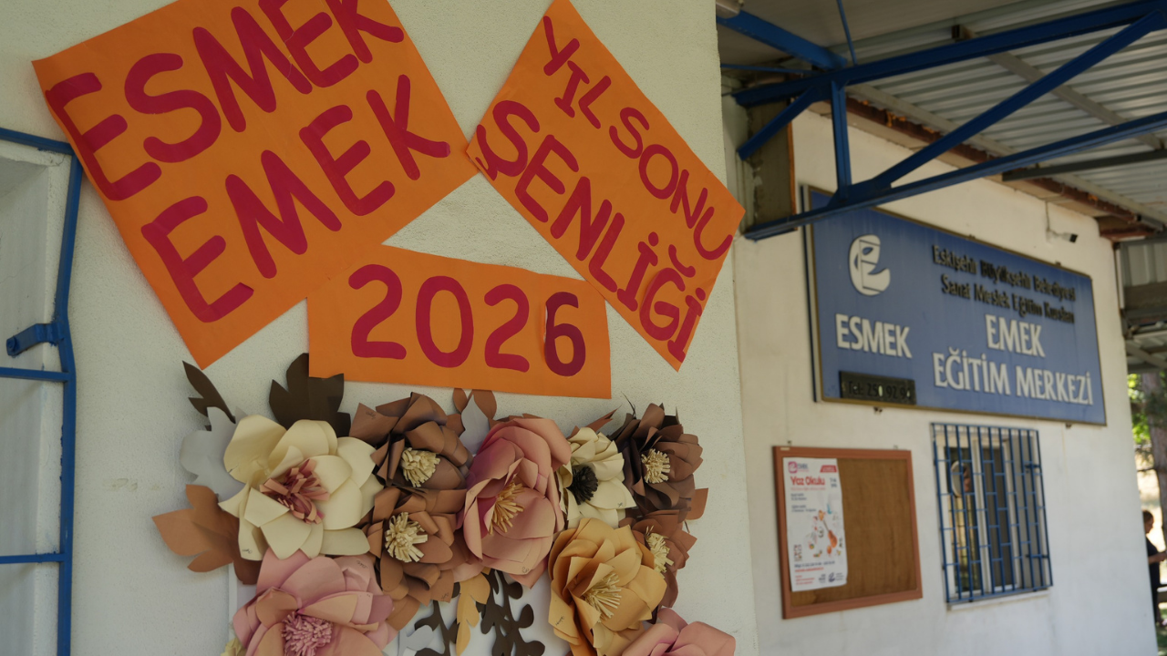 Esmek Yılsonu Şenliğinde Emekler Sergilendi