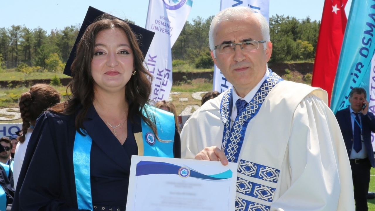 Esogü'de Binlerce Öğrenci Mezun Oldu (2)
