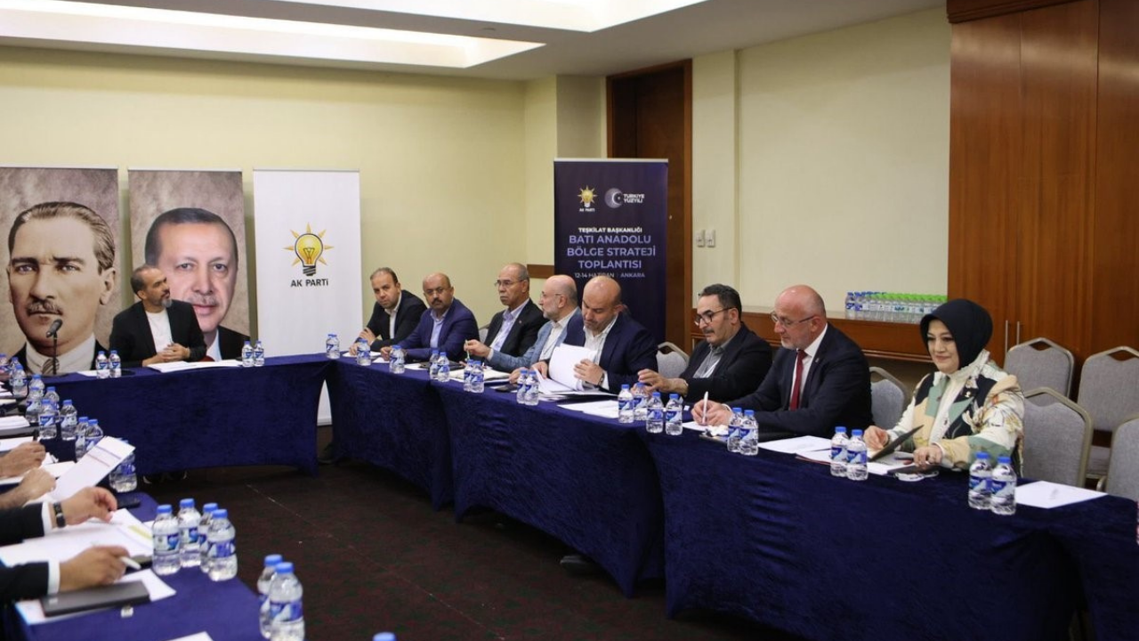 Gürhan Albayrak, Akp Bölge Strateji Toplantısına Katıldı (2)