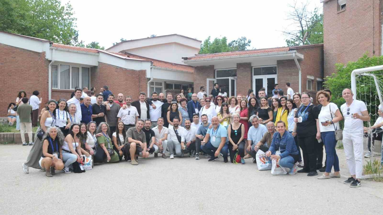 İçem Mezunlar Günü'nde Duygu Dolu Buluşma (2)