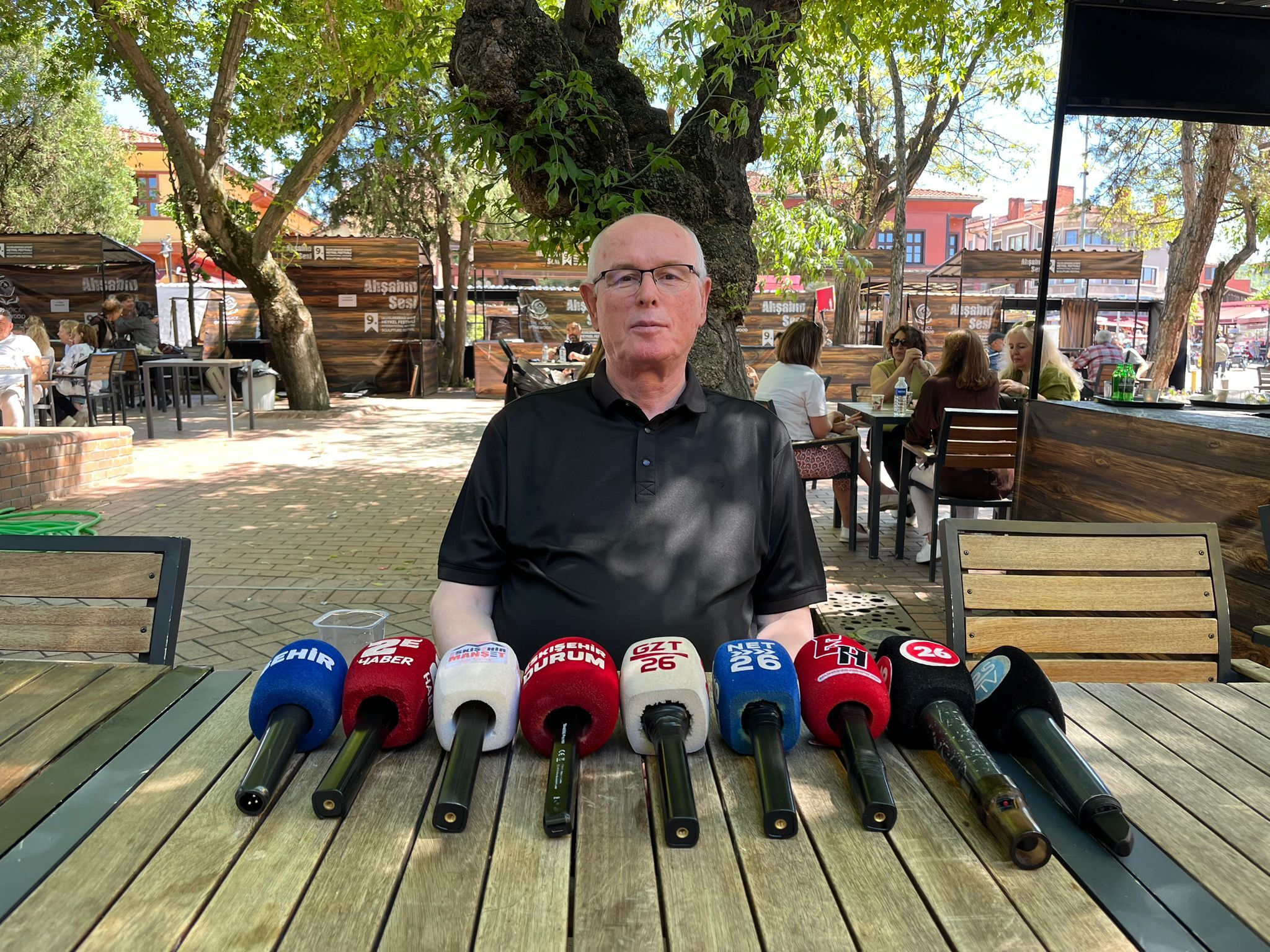 Kazım Kurt “Her Şey Tek Adamın Iki Dudağı Arasında” (2)