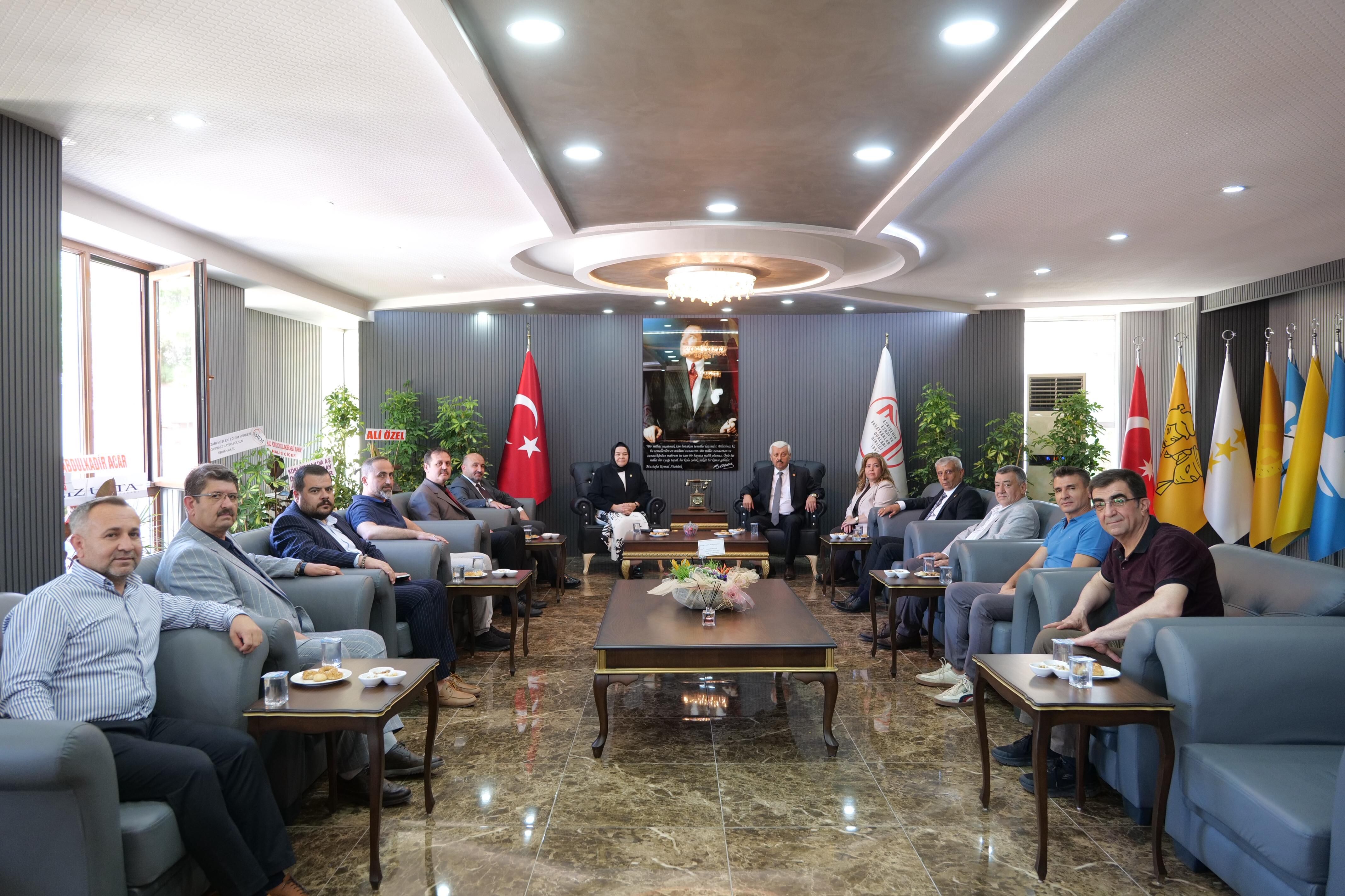 Milletvekili Gürcan Eskişehir’de Eğitim Ve Stk’larla Buluştu (1)