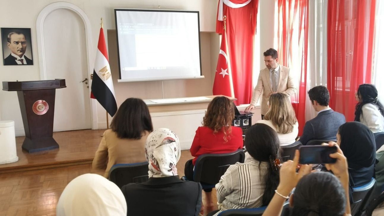 Mısır'da Türk Dili Ve Kültürü Ön Lisans Programı Tanıtıldı (1)
