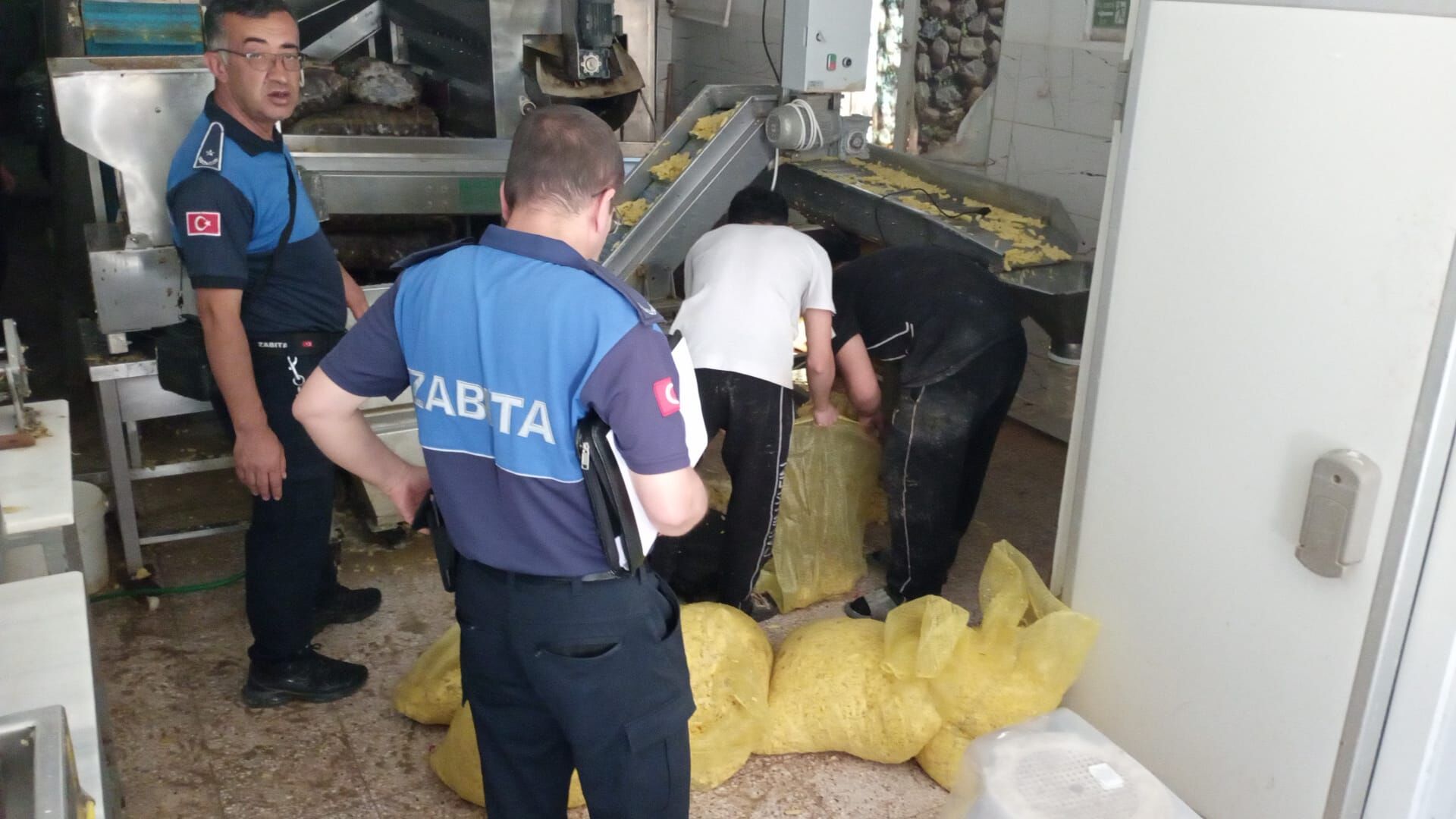 Odunpazarı’nda Ruhsatsız Gıda İşletmesi Mühürlendi (4)