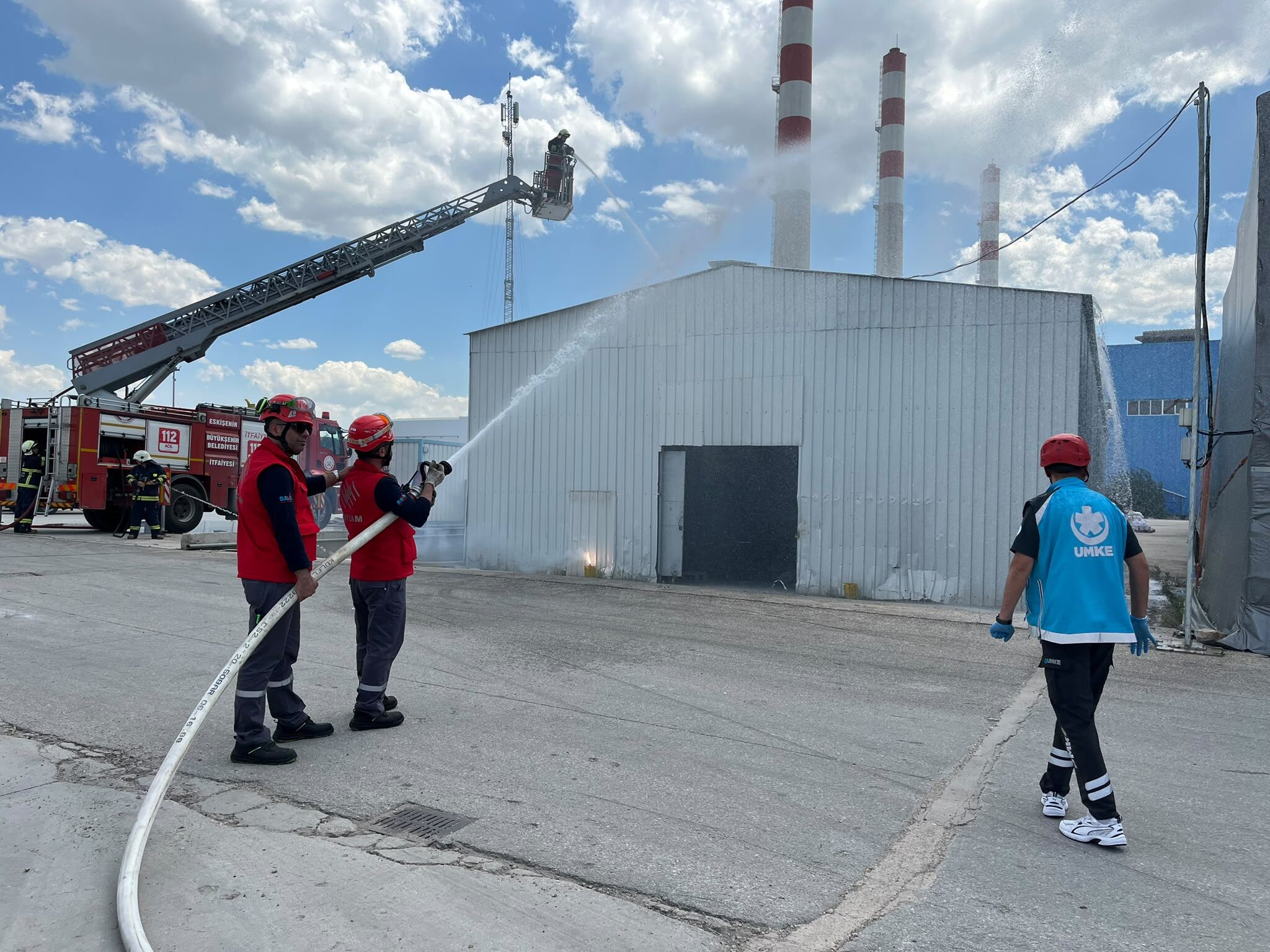 Osb’de Dev Tatbikat Yangın, Göçük Ve Kimyasal Sızıntı Senaryosu (16)