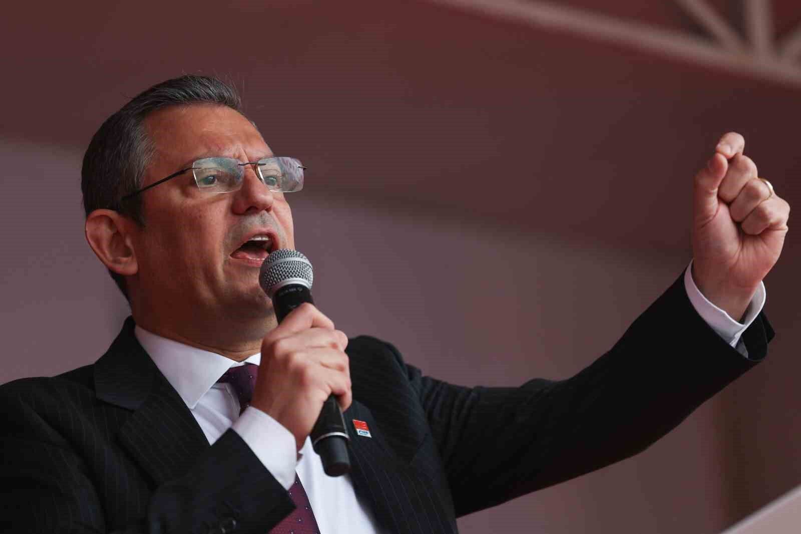 Özgür Özel “Kurultayı Bekliyoruz, İmzalar Teslim Edildi” (2)