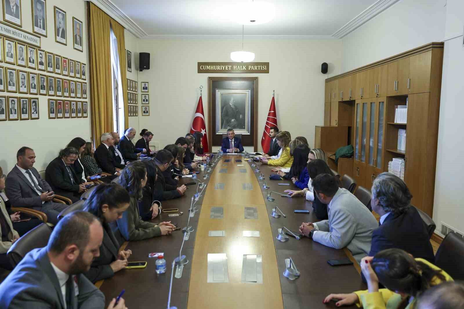 Özgür Özel'den Yeni Parti İddialarına Cevap (2)