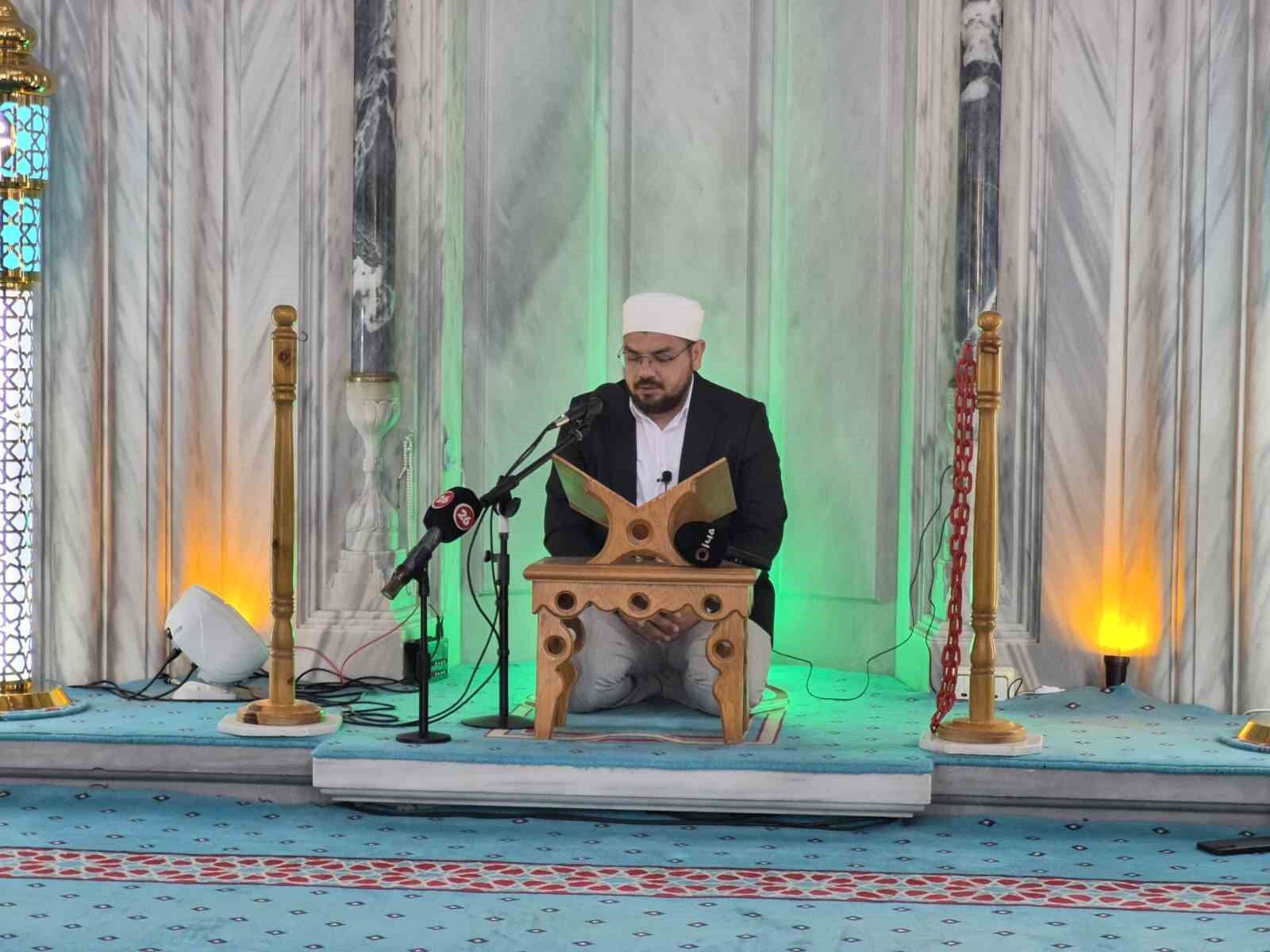 Reşadiye Camii’nde Kerbela Şehitleri Dualarla Anıldı (2)