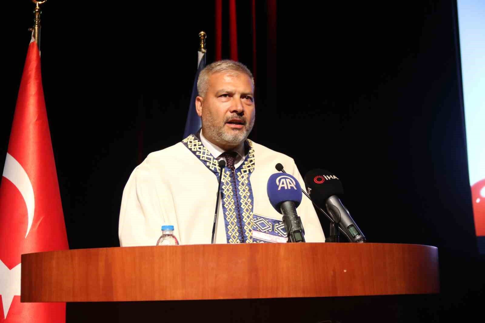 Tazelenme Üniversitesi’nde Mezuniyet Heyecanı (1)