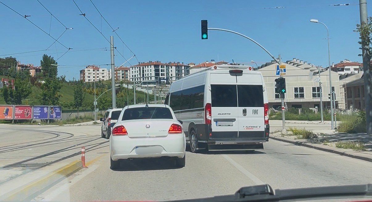 Tehlikeli Manevra Pahalıya Patladı 10 Bin Tl Ceza Yedi