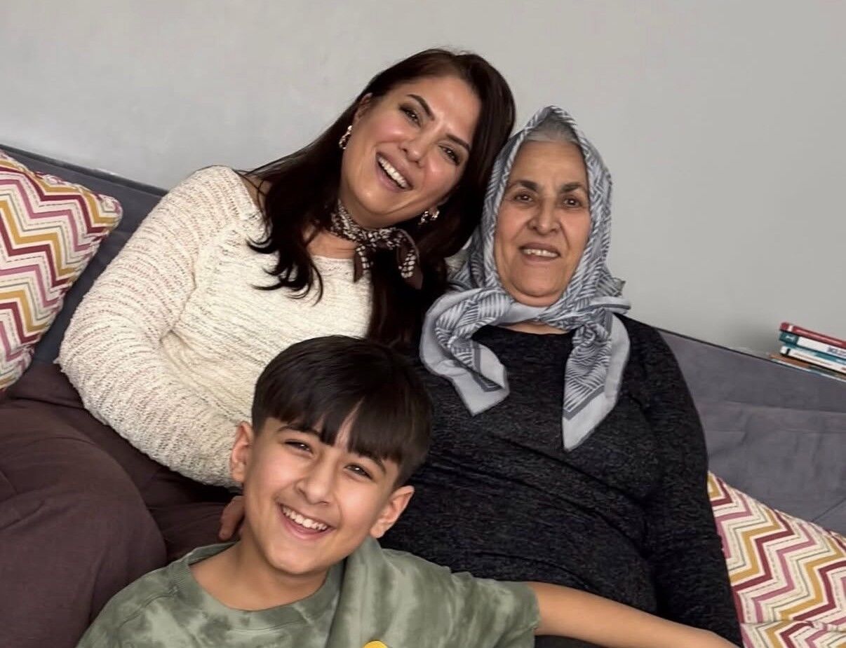 Ünlü Yazar'ın Annesi Eskişehir'de Son Yolculuğuna Uğurlandı (2)