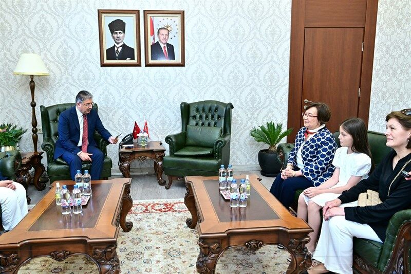 Vali Yılmaz Mektup Yazan Öğrenciyi Ağırladı (2)