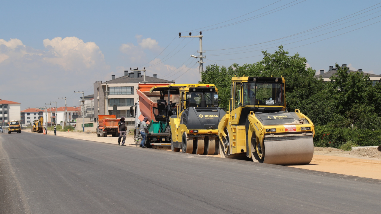 Zincirlikuyu’da Yol Yenileme Çalışmaları Hızlandı (3)