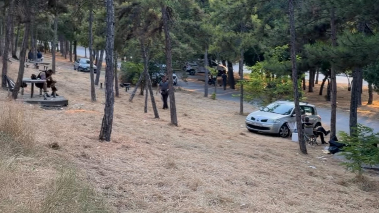Ak Gençlerden Eskişehir'de Şelale Park Temizliği (3)