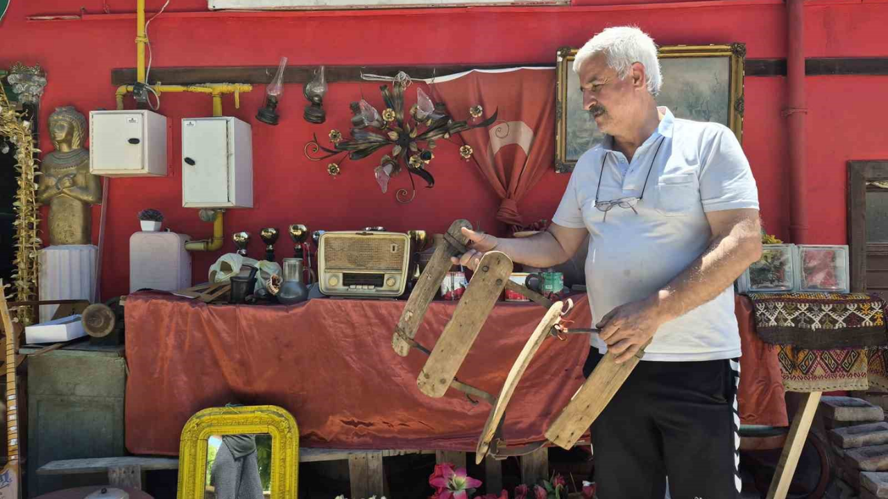 Antikacı Eski Eşyaları Geleceğe Taşıyor (2)