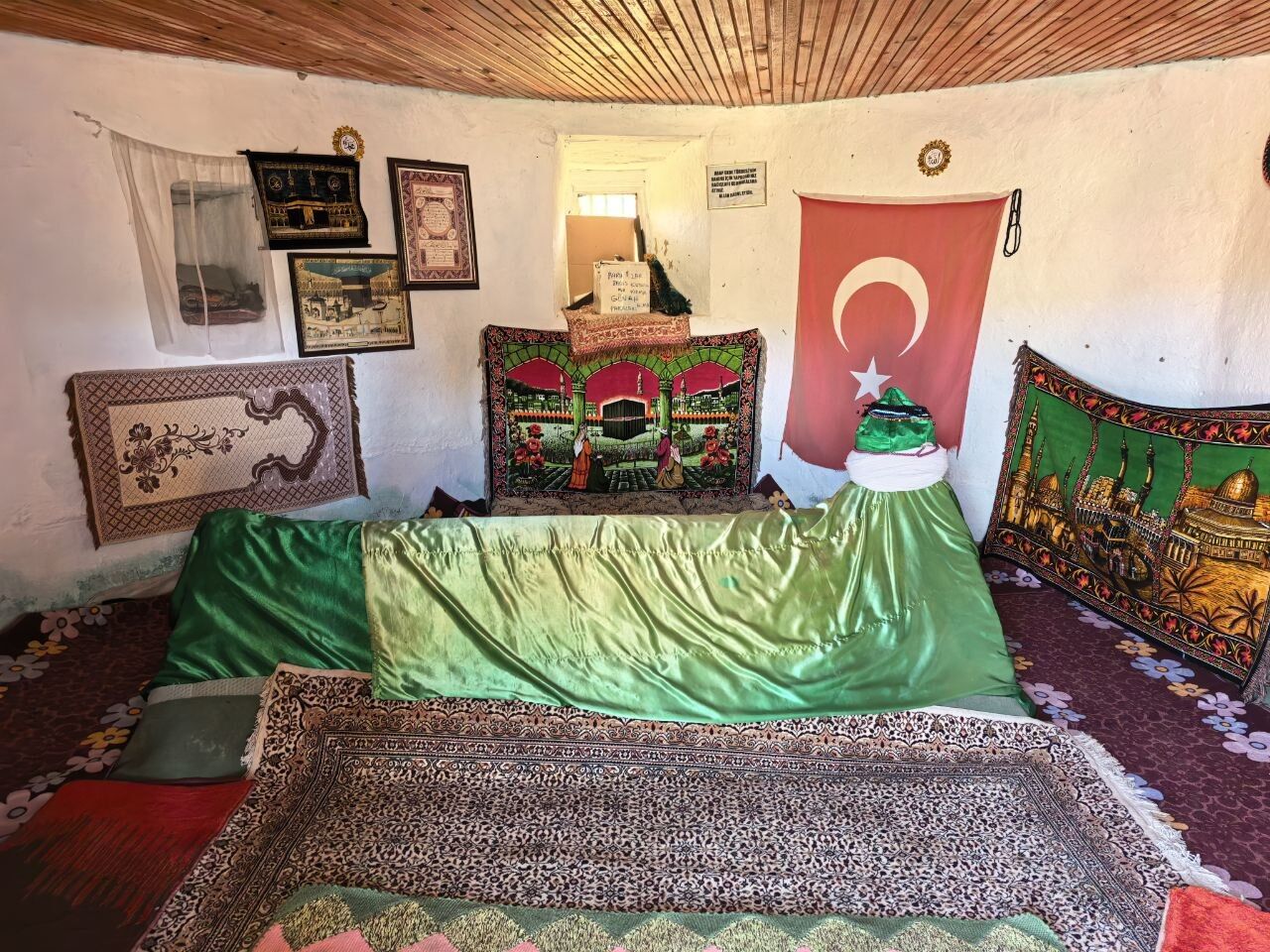 Arap Dede Türbesi Efsaneleriyle İlgi Çekiyor (2)
