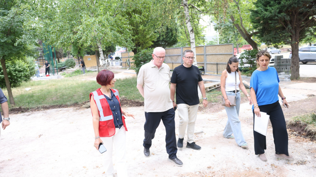 Başkan Kurt 2 Eylül Parkı'nın Çalışmalarını İnceledi (1)