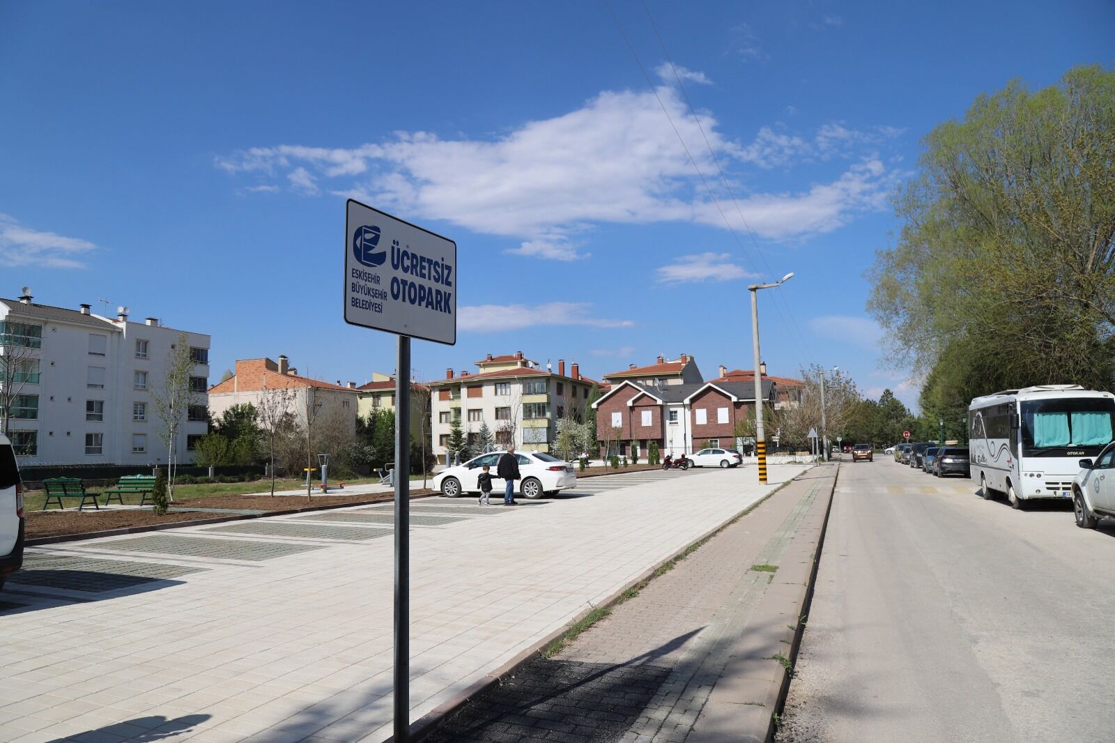 Büyükşehi̇r Açik Otopark Sayisini Artiriyor (1)