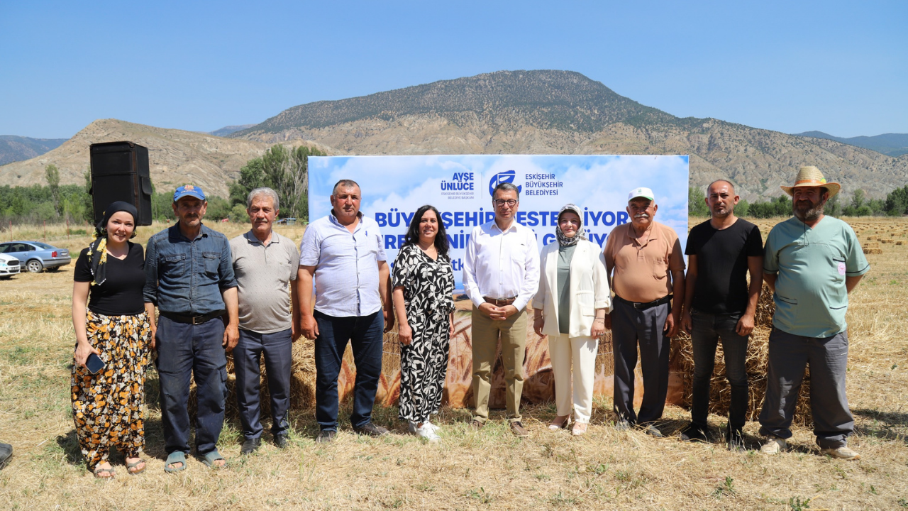 Büyükşehirden Çiftçiye Yem Balyası Desteği (1)