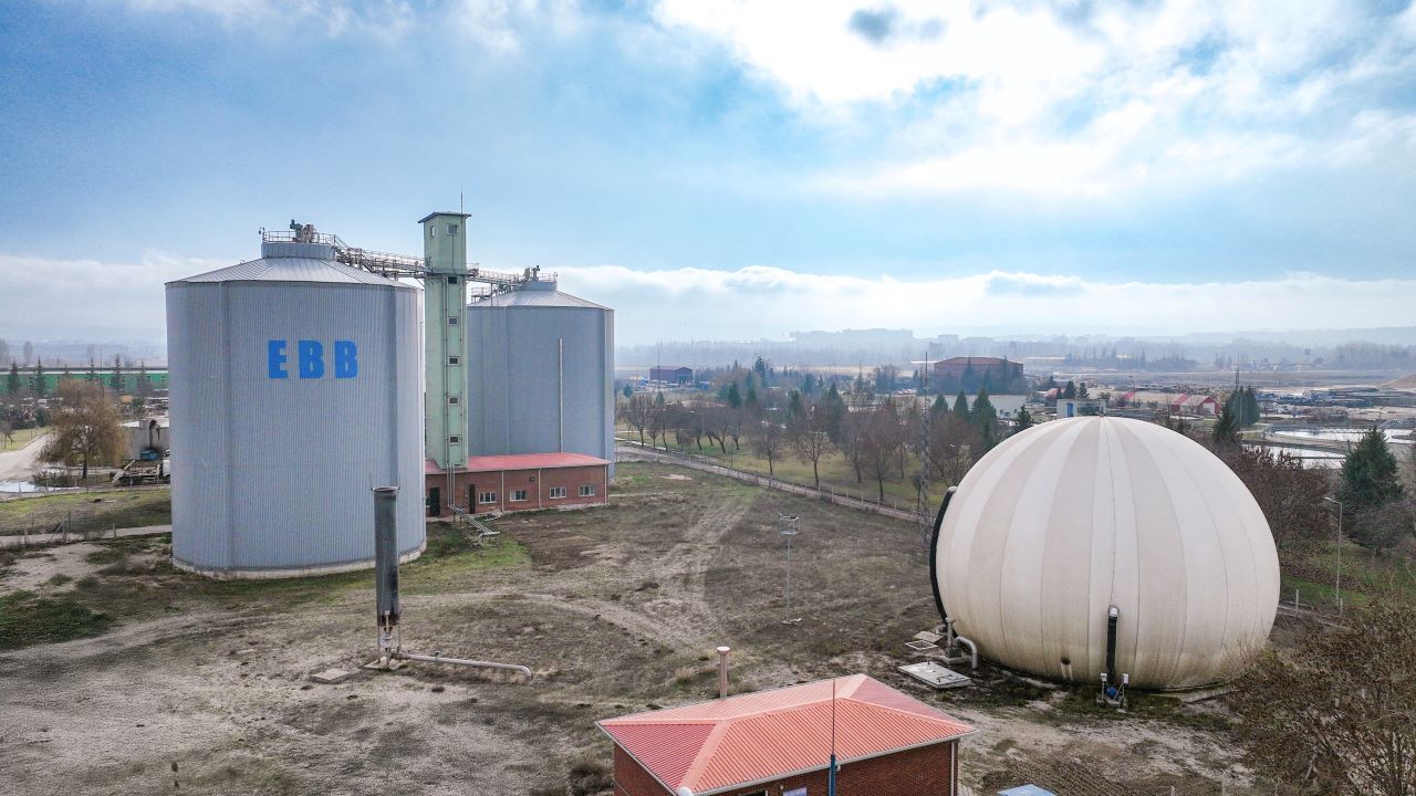 Eski̇ Atık Su Çamurundan Enerji Üretiyor (3)