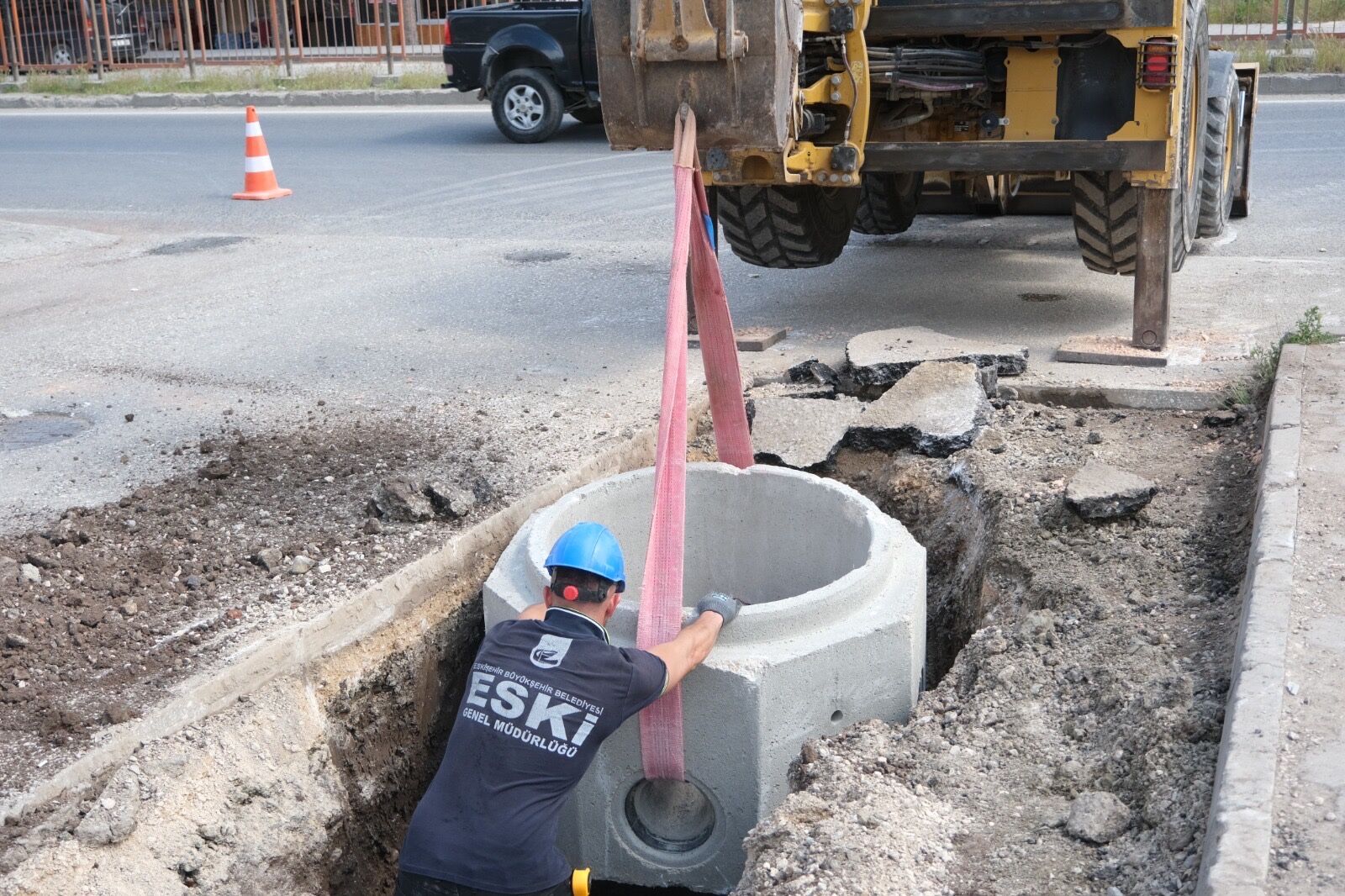 Eski̇ İki Mahallede Altyapıyı Yeniledi (1)