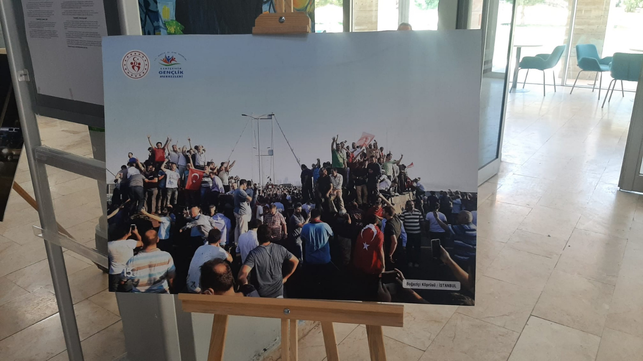 Eskişehir'de 15 Temmuz Resim Sergisi Sanatseverlerle Buluştu (3)