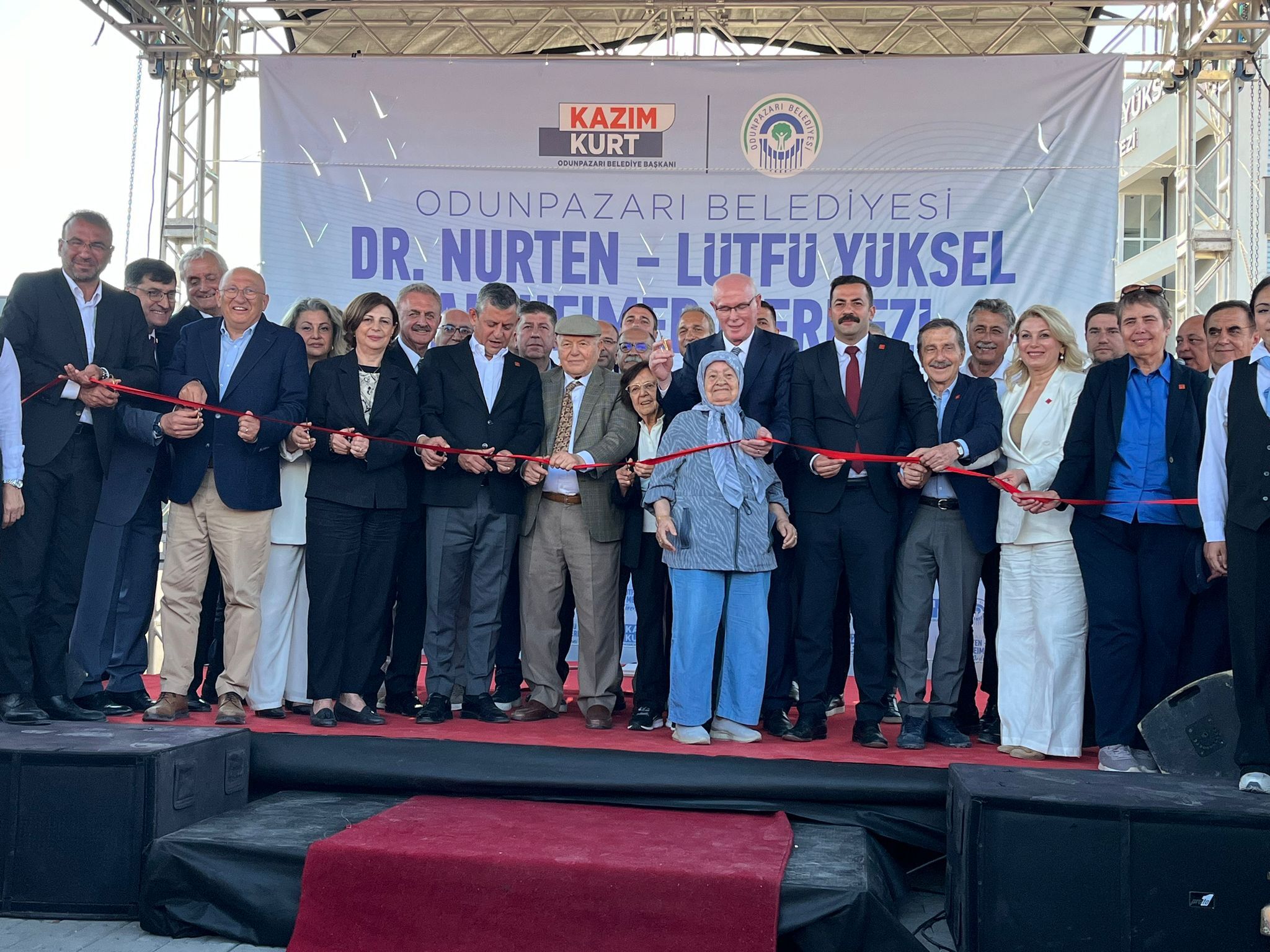 Eskişehir’de Alzheimer Merkezi Açılışı Özgür Özel’in Katılımıyla Gerçekleşti (3)