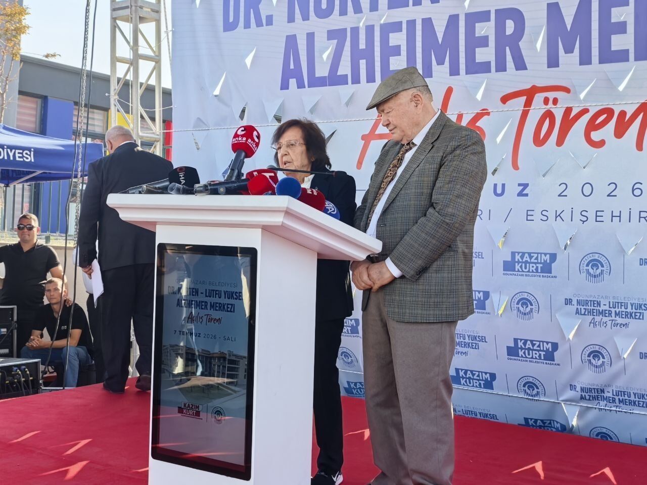 Eskişehir’de Alzheimer Merkezi Açılışı Özgür Özel’in Katılımıyla Gerçekleşti (8)