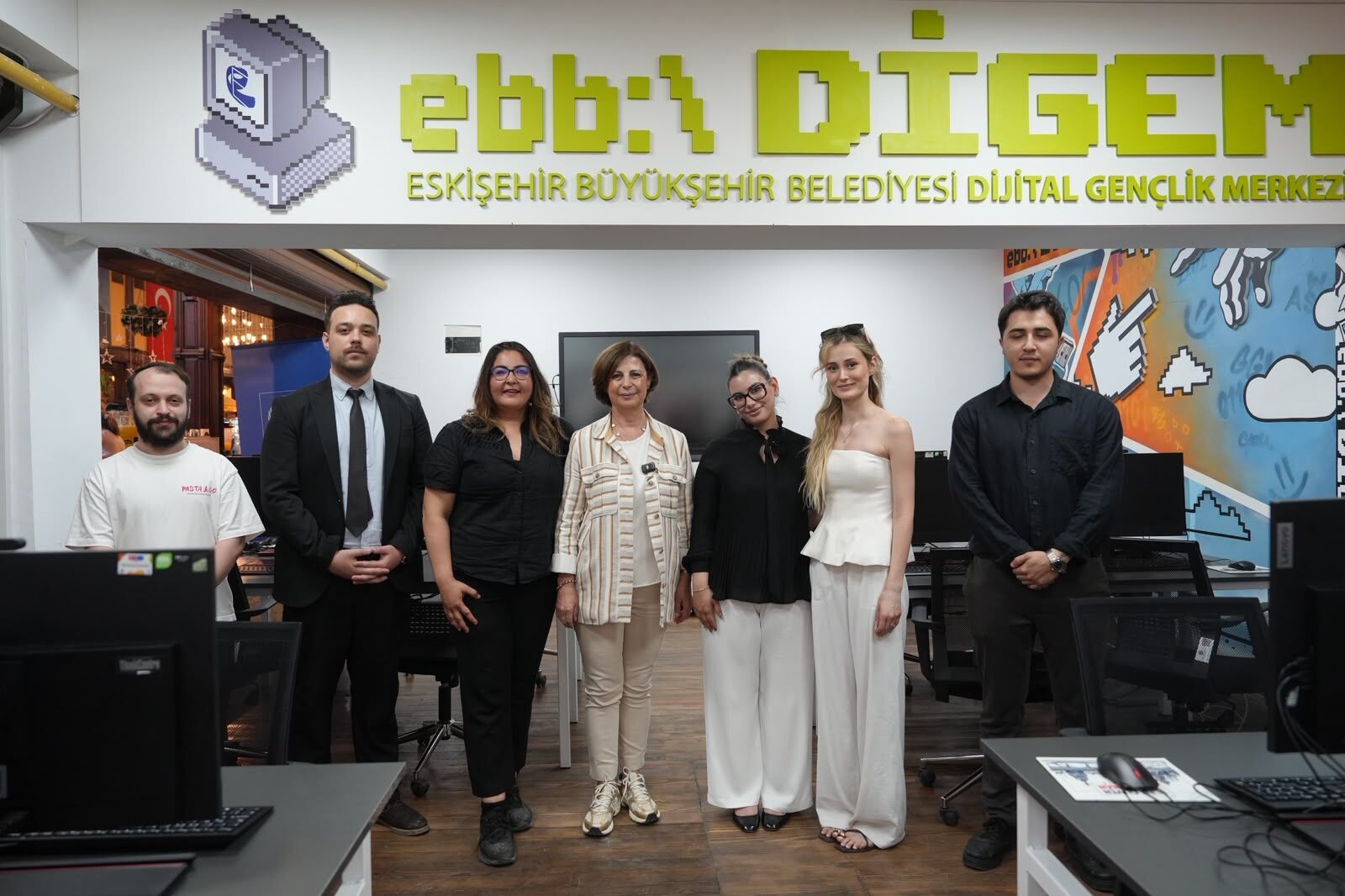 Eskişehir'de Dijital Gençlik Merkezi Gençlere Yol Açıyor (1)