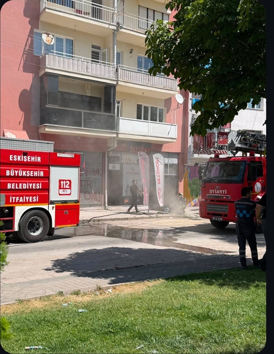 Eskişehir'de Kaynak Sırasında Çıkan Yangın Depoyu Sardı (3)