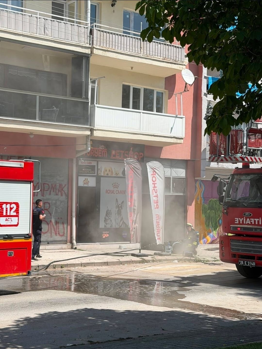 Eskişehir'de Kaynak Sırasında Çıkan Yangın Depoyu Sardı (4)
